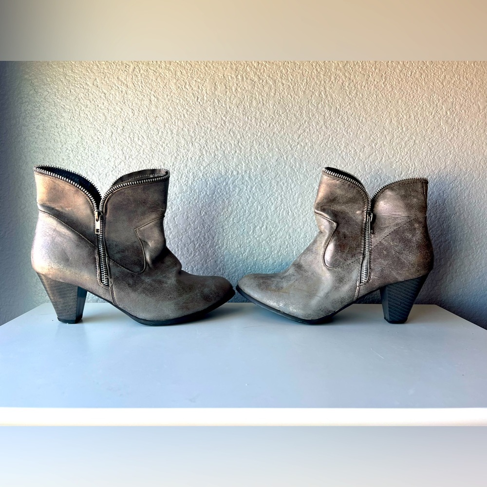 Metallic ankle boots